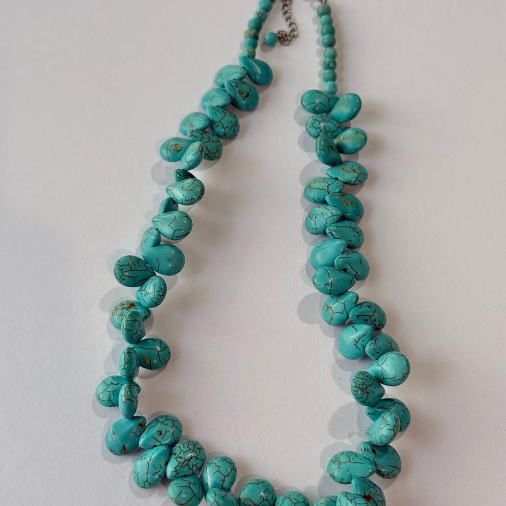 Simulated Turquoise Bead Necklace